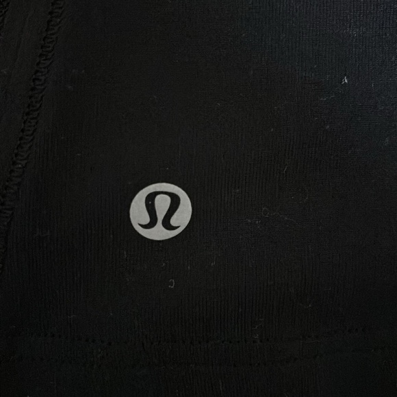 Lululemon - Picture 3 of 4